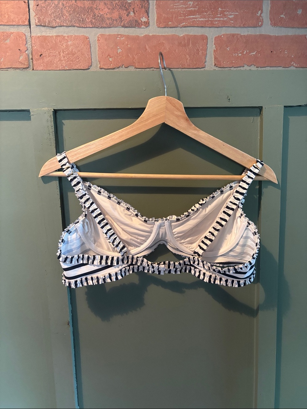 Tory Burch Black & White Striped Women’s Shorts Set - Picture 6 of 6